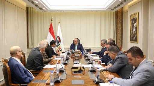 ”شيمي” يُناقش فرص التعاون بقطاعات النسيج والتعدين والكيماويات مع ”إندوراما” العالمية ”شيمي” يُناقش فرص التعاون بقطاعات النسيج والتعدين والكيماويات مع ”إندوراما” العالمية