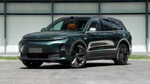 لي أوتو تستدعي أكثر من 11 ألف سيارة كهربائية بعد حادث حريق لي أوتو تستدعي أكثر من 11 ألف سيارة كهربائية بعد حادث حريق