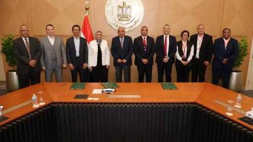 «الكهرباء» توقع مع إنفنيتي باور ومنصة الطاقة لحسن علام اتفاقيات تكميلية لتطوير... «الكهرباء» توقع مع إنفنيتي باور ومنصة الطاقة لحسن علام اتفاقيات تكميلية لتطوير المشروعات الوطنية