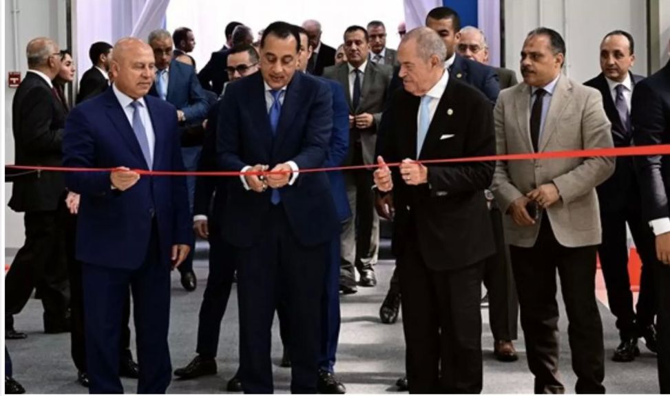 رئيس الوزراء خلال الافتتاح