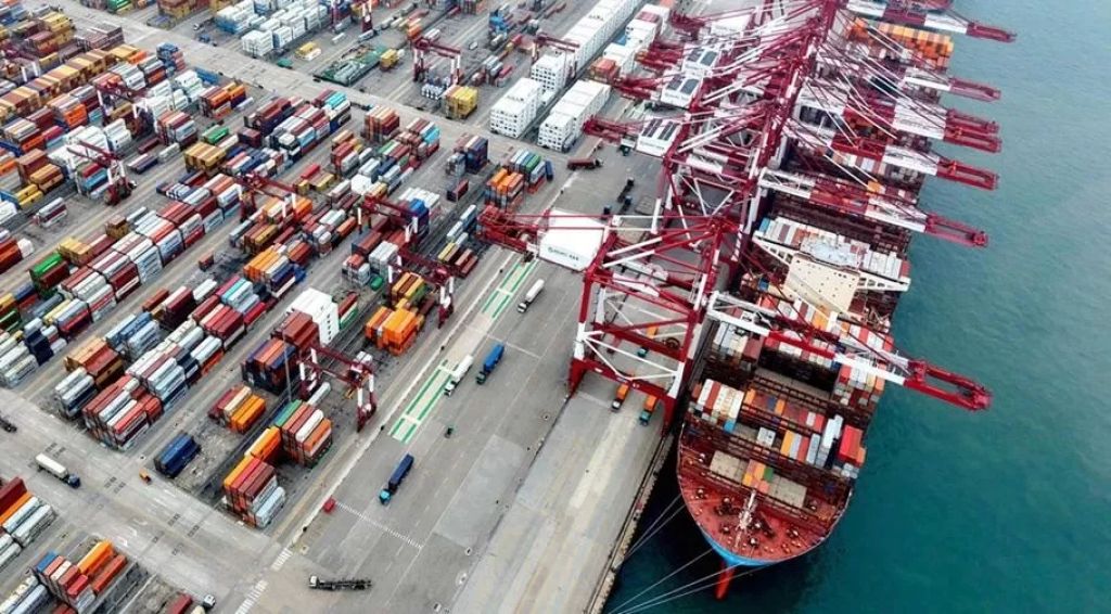 رافعات الموانئ والسفن الصينية