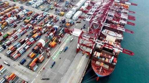 الإدارة الأمريكية تعتزم تعليق الرسوم على رافعات الموانئ والسفن الصينية الإدارة الأمريكية تعتزم تعليق الرسوم على رافعات الموانئ والسفن الصينية