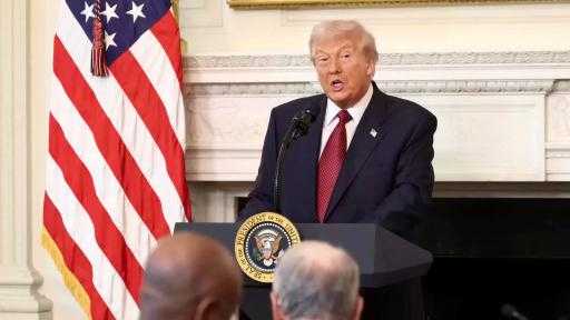 ترامب: أسعار الفائدة يجب أن تنخفض بشكل كبير ترامب: أسعار الفائدة يجب أن تنخفض بشكل كبير