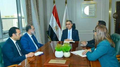 وزير التموين يتابع مع ”سلامة الغذاء” آليات الرقابة على الأسواق وزير التموين يتابع مع ”سلامة الغذاء” آليات الرقابة على الأسواق