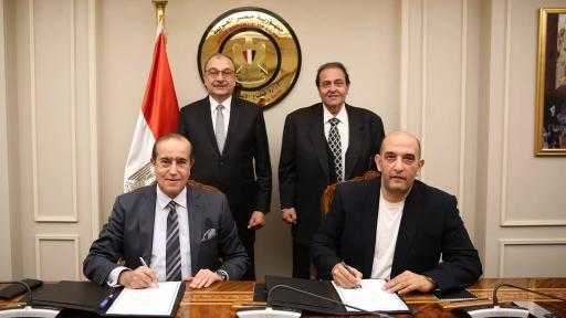 توقيع عقود الاتفاق التكميلي لتطوير قرية مجاويش بالغردقة