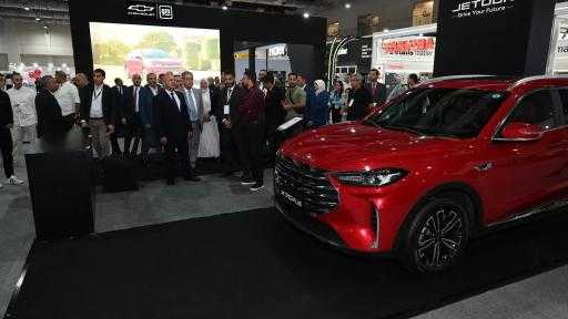 وزير الصناعة يتفقد أجنحة شركات السيارات ومكوناتها والأجهزة الكهربائية خلال MEA Industry