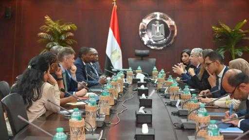 ”الاستثمار”: خطط لتعزيز التجارة مع الدول الأفريقية عبر 6 مراكز لوجستية مصرية ”الاستثمار”: خطط لتعزيز التجارة مع الدول الأفريقية عبر 6 مراكز لوجستية مصرية