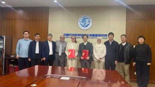 مصر والصين تُوقعان مذكرة تعاون لتطوير وإنتاج اللقاحات البيطرية مصر والصين تُوقعان مذكرة تعاون لتطوير وإنتاج اللقاحات البيطرية