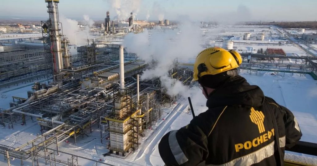 أوكرانيا تعلن استهداف مصفاة تابعة لـ روسنفت بمنطقة سامارا الروسية