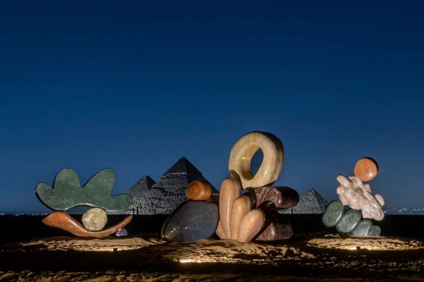 إضاءة معرض الأبد هو الآن