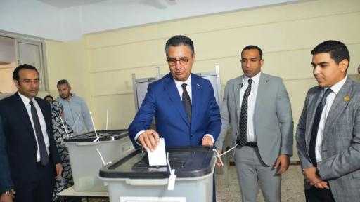 واجب وطني.. وزير التموين يُدلي بصوته في انتخابات مجلس النواب