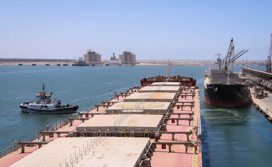 ميناء دمياط