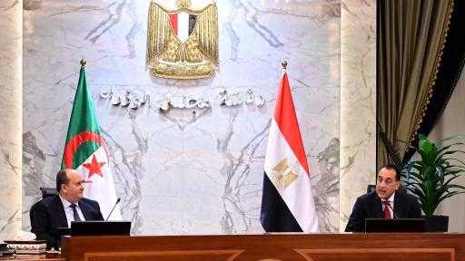 رئيس الوزراء يتطلع إلى عقد شراكات مصرية جزائرية لإقامة مشروعات صناعية والتصدير لإفريقيا
