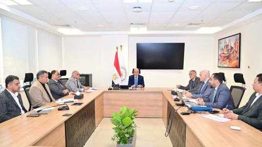 تضم الدلتا الجديدة.. وزير الري يبحث آليات تشغيل محطات الرفع الخاصة بالمشروعات القومية