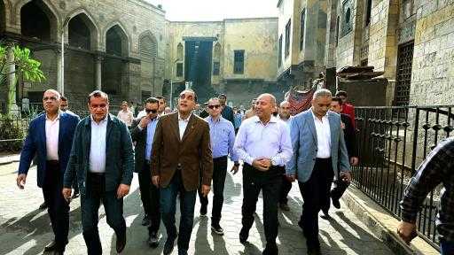 رئيس الوزراء يتفقد أعمال إعادة إحياء المباني التجارية والسكنية بحارة الروم| صور رئيس الوزراء يتفقد أعمال إعادة إحياء المباني التجارية والسكنية بحارة الروم| صور