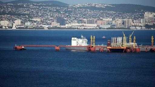 كازاخستان تطلب من أوكرانيا التوقف عن مهاجمة محطة نفطية بعد تعطل الصادرات