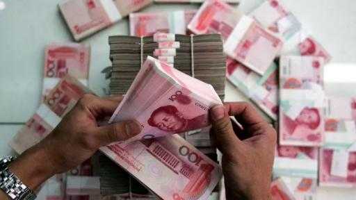 البنوك الحكومية الصينية تتدخل بكثافة لشراء الدولار وكبح جماح صعود اليوان