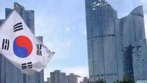 كوريا الجنوبية تستقبل أولى شحنات النافتا الروسية لتأمين قطاع البتروكيماويات