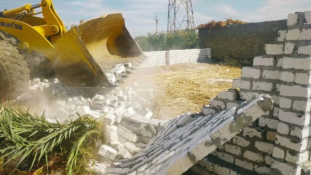 إزالة التعديات على الأرض الزراعية