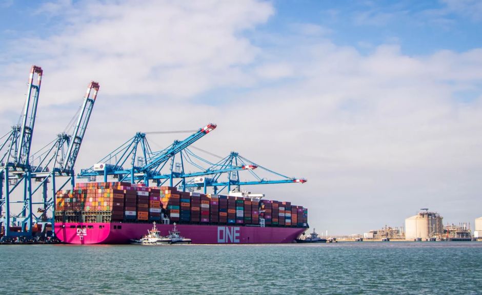 ميناء دمياط