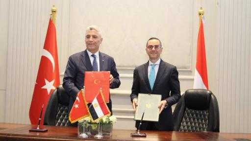 مصر وتركيا توقعان وثيقة لتسهيل حركة التجارة والاستثمار| التفاصيل