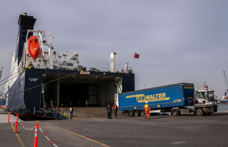 ميناء دمياط