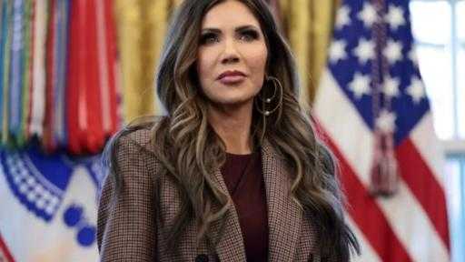 وزيرة الأمن الداخلي: أمريكا تخطط لزيادة عدد دول حظر السفر لأكثر من 30