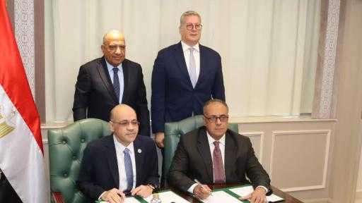 وزيرا الكهرباء والبترول يشهدان توقيع بروتوكول تعاون بين الهيئة العامة للبترول والمواد... وزيرا الكهرباء والبترول يشهدان توقيع بروتوكول تعاون بين الهيئة العامة للبترول والمواد النووية