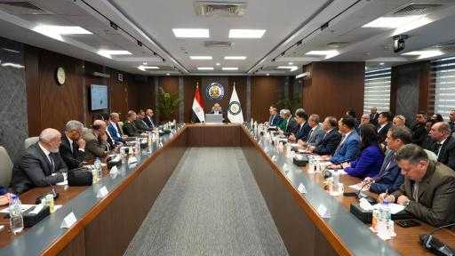 وزير البترول يبحث مع الشركات جهود التوسع في أنشطة البحث والتنقيب عن... وزير البترول يبحث مع الشركات جهود التوسع في أنشطة البحث والتنقيب عن الثروات المعدنية