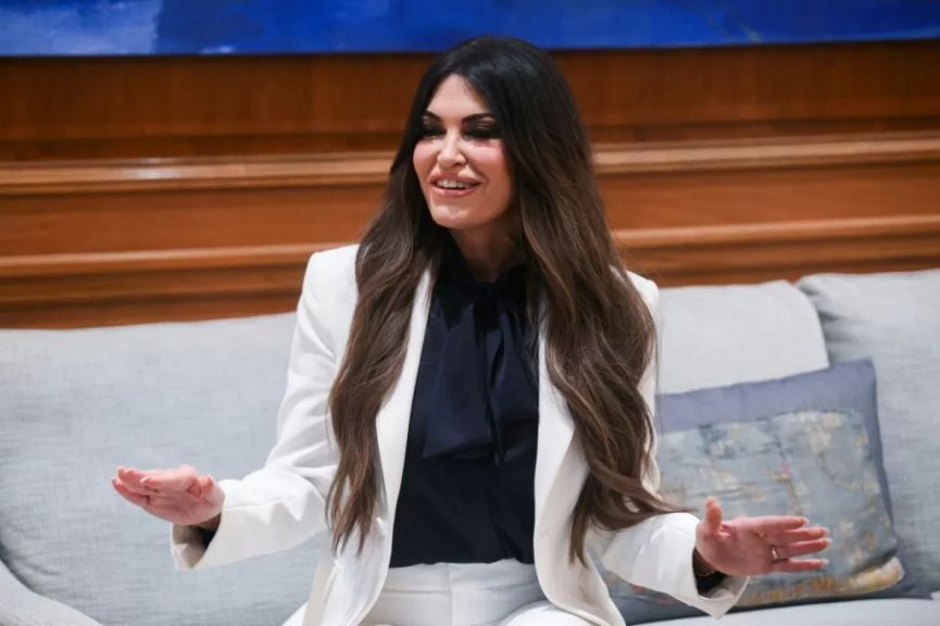 السفيرة الأميركية في أثينا