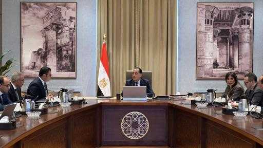 وزير الإسكان يستعرض الرؤية التنموية لـ”غرب رأس الحكمة”