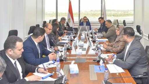 3 وزراء يناقشون سُبل تعزيز الاستثمارات في قطاع السياحة لجذب 30 مليون... 3 وزراء يناقشون سُبل تعزيز الاستثمارات في قطاع السياحة لجذب 30 مليون سائح بحلول 2030