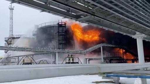 رويترز: تعطل مصفاة نفط روسية بسبب هجوم أوكراني بالمسيّرات رويترز: تعطل مصفاة نفط روسية بسبب هجوم أوكراني بالمسيّرات