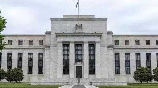 الفيدرالي الأمريكي يتجه لتثبيت أسعار الفائدة رغم مخاوف التضخم