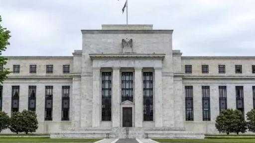 الفيدرالي الأمريكي يرفع أسعار الفائدة 0.25% في محاولة لكبح التضخم الفيدرالي الأمريكي يرفع أسعار الفائدة 0.25% في محاولة لكبح التضخم