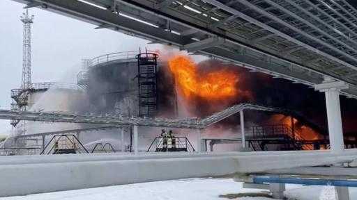 هجوم أوكراني يعطل رابع أكبر مصفاة نفط في روسيا هجوم أوكراني يعطل رابع أكبر مصفاة نفط في روسيا