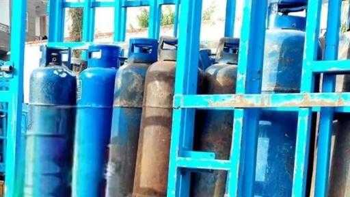 تحقيق مع مالك مصنع جازفيل بتهمة تقليل وزن أسطوانات الغاز تحقيق مع مالك مصنع جازفيل بتهمة تقليل وزن أسطوانات الغاز