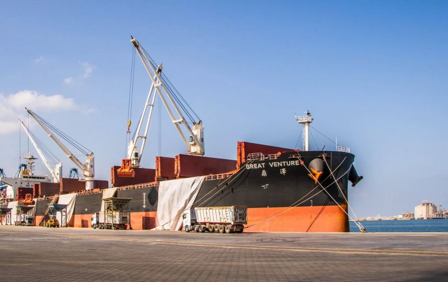 ميناء دمياط