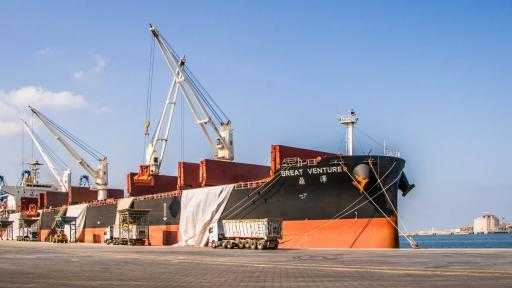 تضم زيت وقمح وذرة.. ميناء دمياط يستقبل 61473 طنًا من البضائع تضم زيت وقمح وذرة.. ميناء دمياط يستقبل 61473 طنًا من البضائع