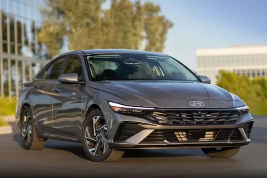 هيونداي إلنترا موديل CN7 - أرشيفية