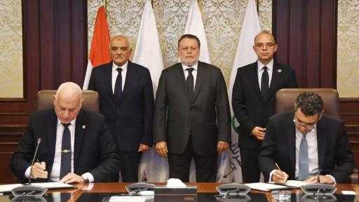 ”صندوق تكريم الشهداء” و”مصر لتأمينات الحياة” يُوقعان مبادرة ”مصر معاكم”| التفاصيل