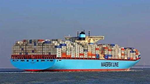 لأول مرة منذ عامين.. عبور سفينة تابعة لـ”ميرسك” لمضيق باب المندب متجهة إلى قناة السويس