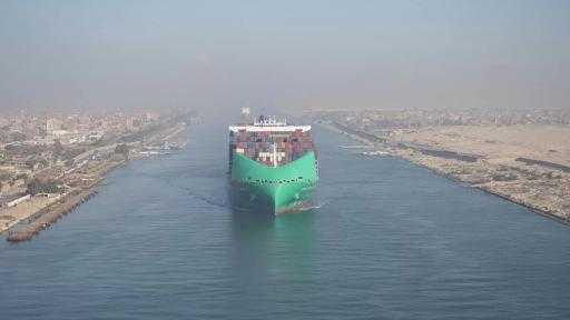 الرئيس السيسي يُوجه بمُواصلة تنفيذ استراتيجية تطوير قناة السويس