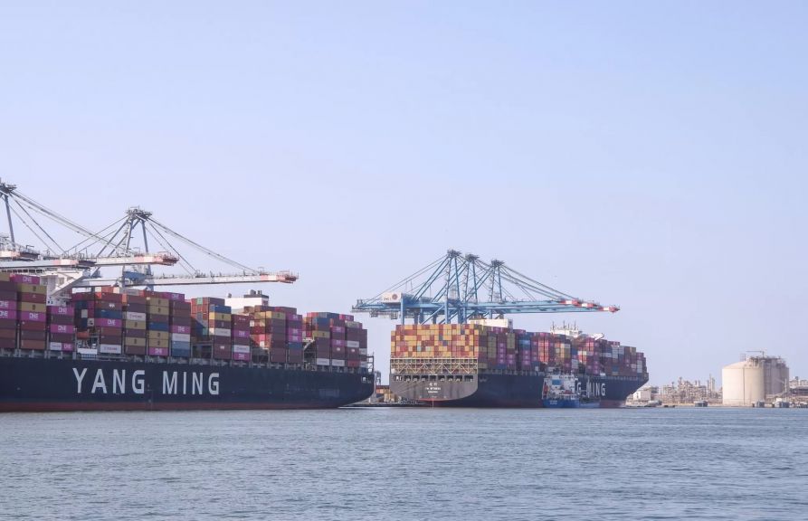 ميناء دمياط