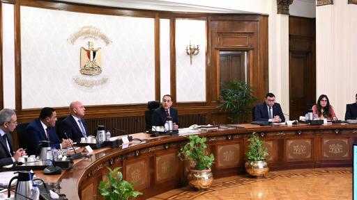 رئيس الوزراء يُتابع مستجدات المشروعات بمدينتي رأس الحكمة وشمس الحكمة