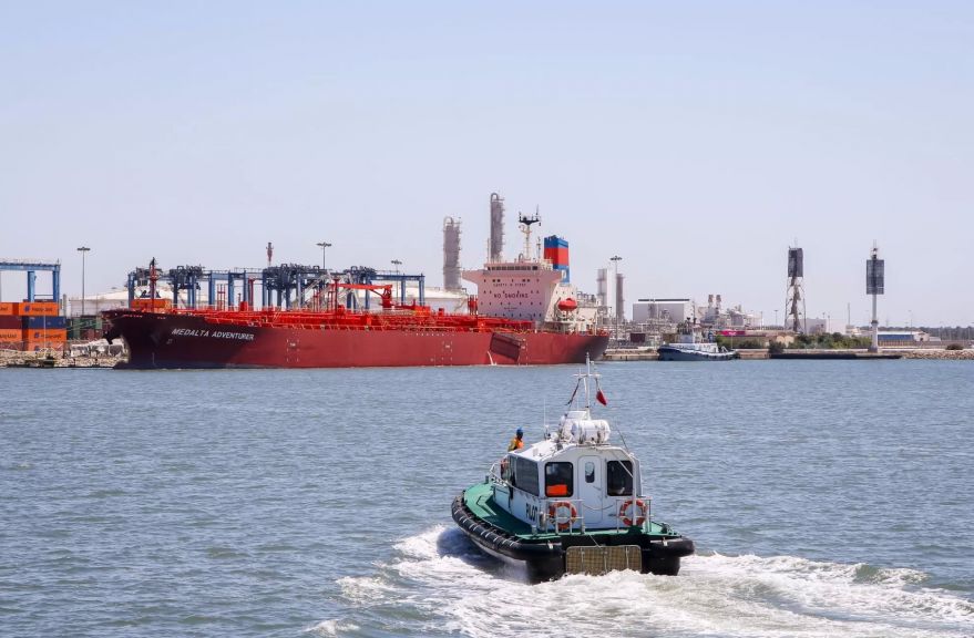 ميناء دمياط