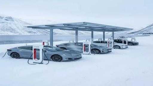 السيارات الكهربائية تشكل 96% من مبيعات المركبات في النرويج عام 2025 السيارات الكهربائية تشكل 96% من مبيعات المركبات في النرويج عام 2025