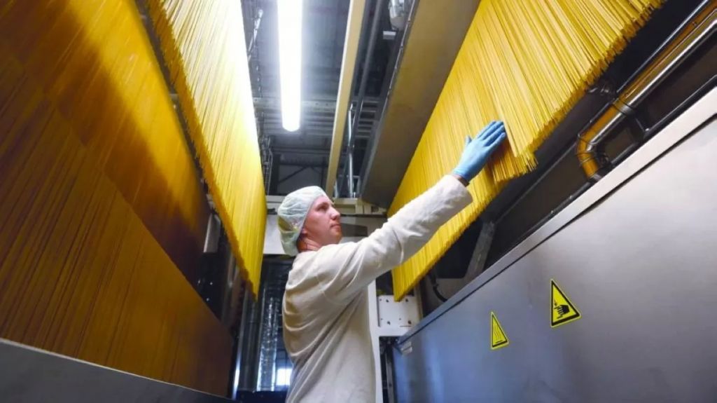 الولايات المتحدة تخفض الرسوم الجمركية المفروضة على المعكرونة المستوردة