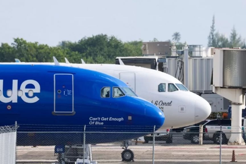 شركات طيران أمريكية تلغي رحلاتها بعد إغلاق المجال الجوي بالكاريبي