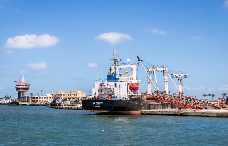 ميناء دمياط